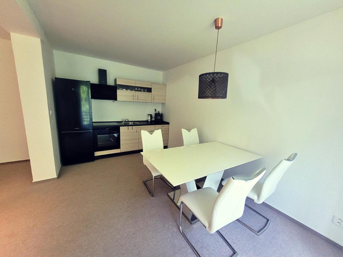 The Meetinka Apartments 예세니크 외부 사진